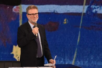 Che tempo che fa ospiti, Fabio Fazio in contropiede sul governo Meloni. Arriva una star della musica e… Anticipazioni