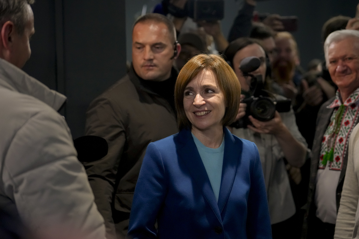 Moldova, vince l’europeista Sandu: rieletta presidente. Esulta Zelensky: “Segno di speranza per il futuro” Moldova, vince l’europeista Sandu: rieletta presidente. Esulta Zelensky: “Segno di speranza per il futuro”