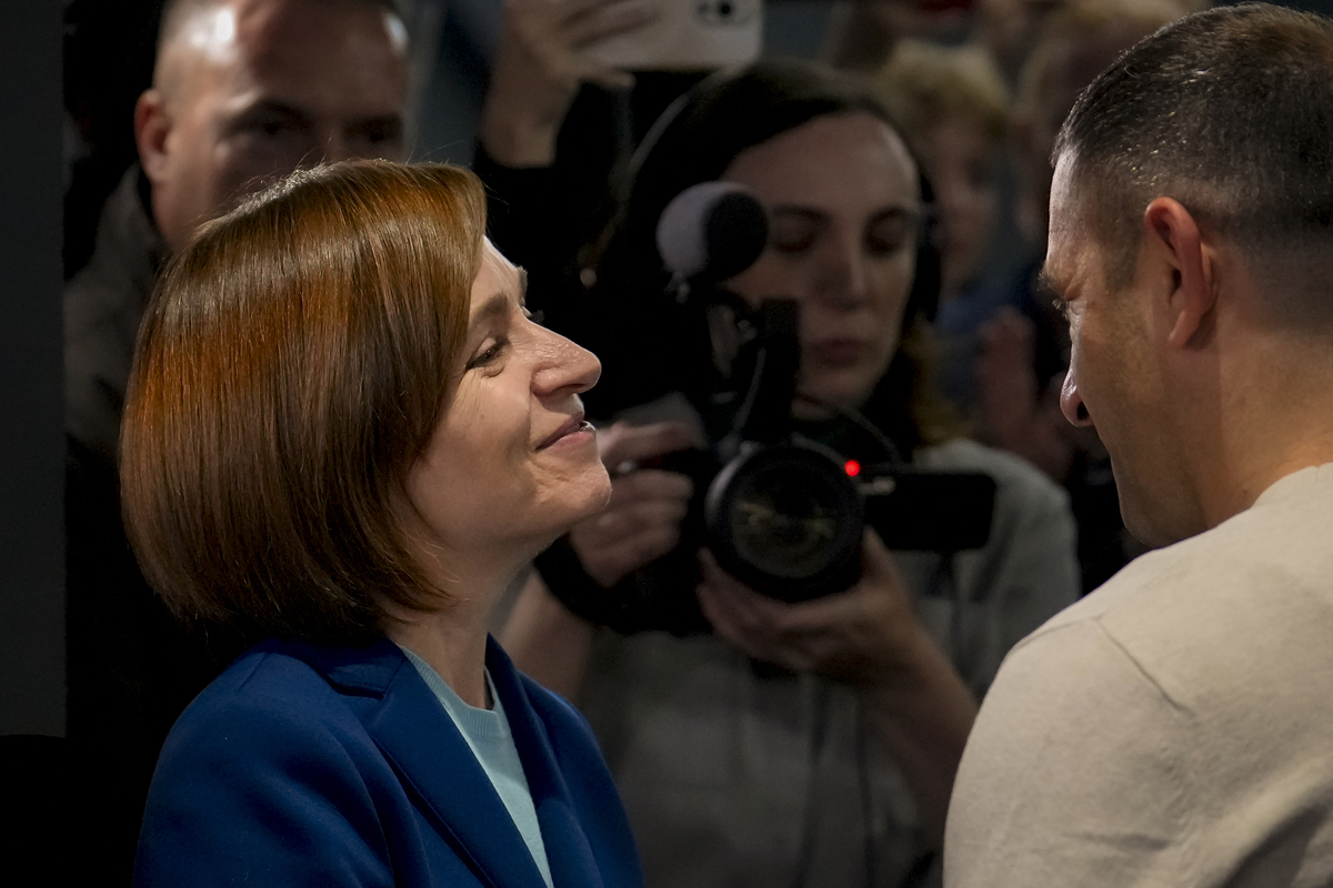 Moldova, vince l’europeista Sandu: rieletta presidente. Esulta Zelensky: “Segno di speranza per il futuro” Moldova, vince l’europeista Sandu: rieletta presidente. Esulta Zelensky: “Segno di speranza per il futuro”