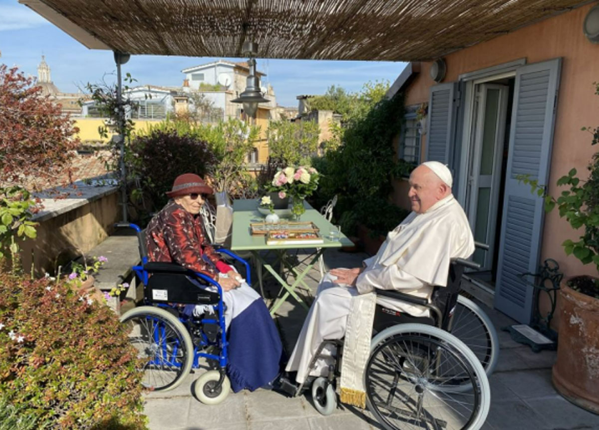 Papa Francesco, la visita a sorpresa ad Emma Bonino Papa Francesco, la visita a sorpresa ad Emma Bonino