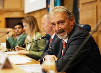 Regione Lazio, Forza Italia alza “il prezzo”: ora vuole un assessore e la vicepresidenza. E indica il candidato: Pino Cangemi