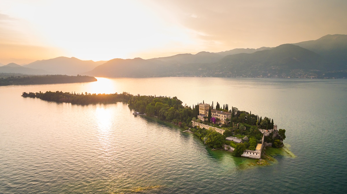 Galleria foto 'Il boom del Lago di Garda, tra turismo all’aria aperta e camping' - foto 1