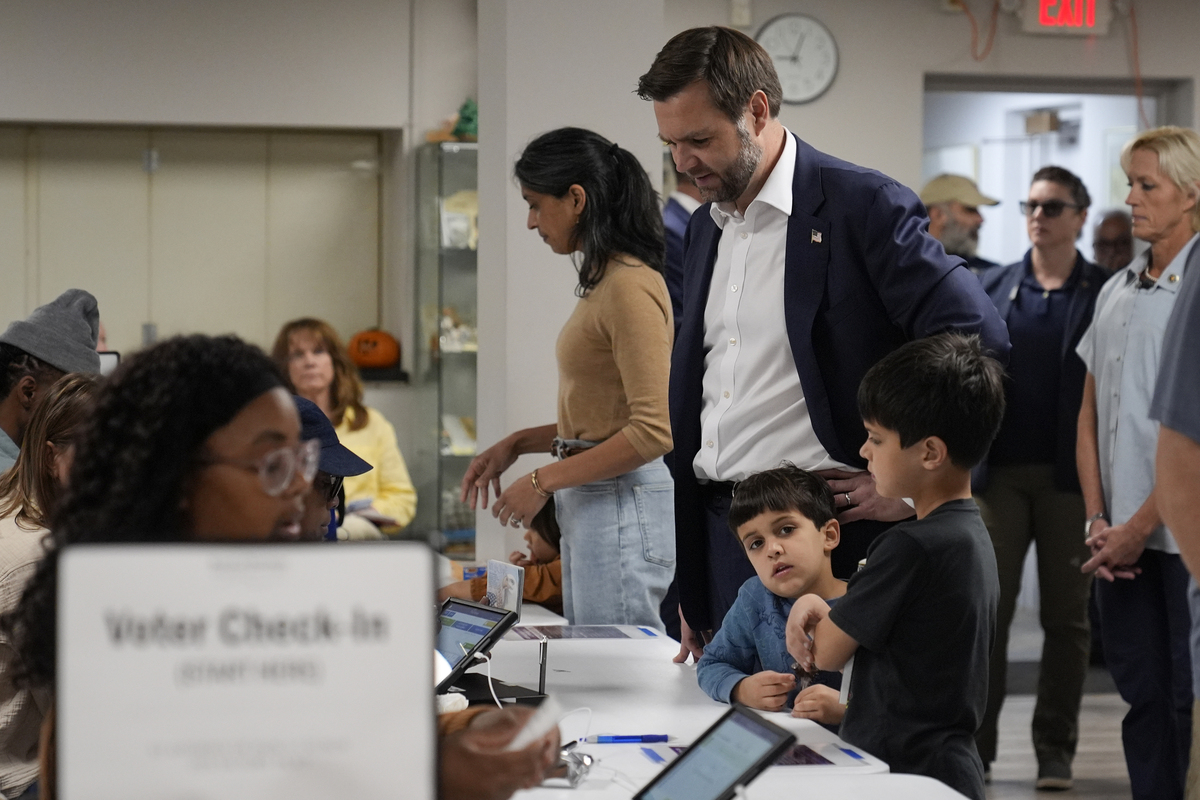 Chi è JD Vance e perché non è un semplice vice di Trump. Niente aborti, deportazione immigrati e basta soldi all’Ucraina Chi è JD Vance e perché non è un semplice vice di Trump. Niente aborti, deportazione immigrati e basta soldi all’Ucraina