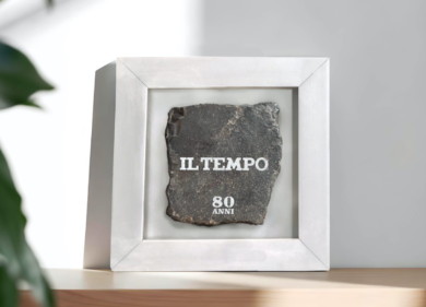 Aeterna Design, realizzato Sanpietrino commemorativo per gli 80 anni de “Il Tempo”