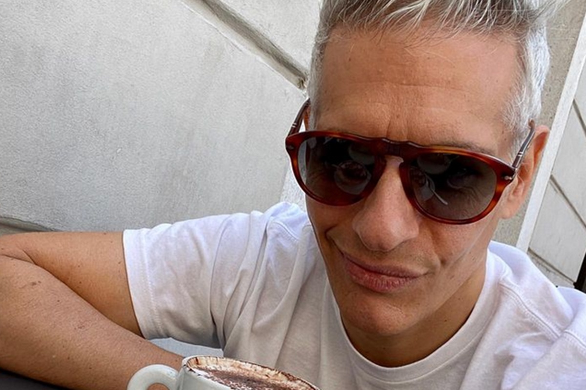 Giovanni Vernia aggredito a Milano: “Volevano far rissa con me, gli ho dato un cartone in faccia” Giovanni Vernia aggredito a Milano: “Volevano far rissa con me, gli ho dato un cartone in faccia”