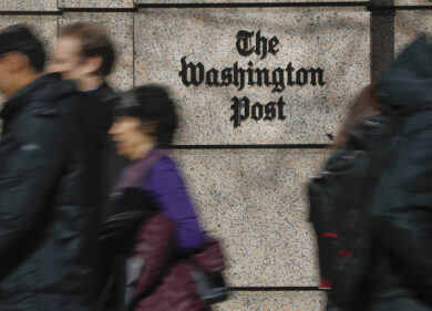 Washington Post, crollano i lettori: fuga di massa anche dei giornalisti. Ma sotto sotto è una buona notizia
