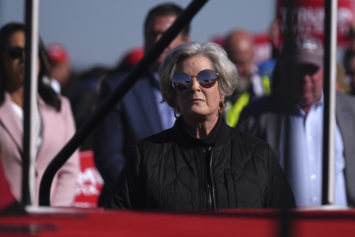 Chi è Susie Wiles, la stratega di ghiaccio di Donald Trump e prima donna capo di gabinetto. Il ritratto della mente dietro la vittoria del presidente Usa Chi è Susie Wiles, la stratega di ghiaccio di Donald Trump e prima donna capo di gabinetto. Il ritratto della mente dietro la vittoria del presidente Usa
