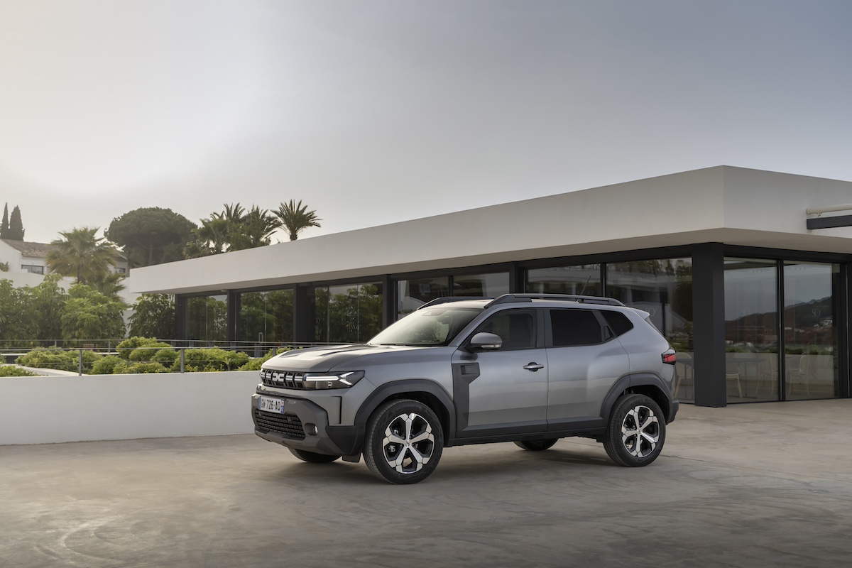 Dacia: dalla filosofia low-cost al value for money, l’evoluzione dei modelli più iconici Dacia: dalla filosofia low-cost al value for money, l’evoluzione dei modelli più iconici