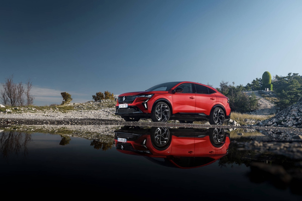 Renault  nuova Rafale E-Tech 4×4: SUV Ibrido da 300 CV con 1000 km di Autonomia