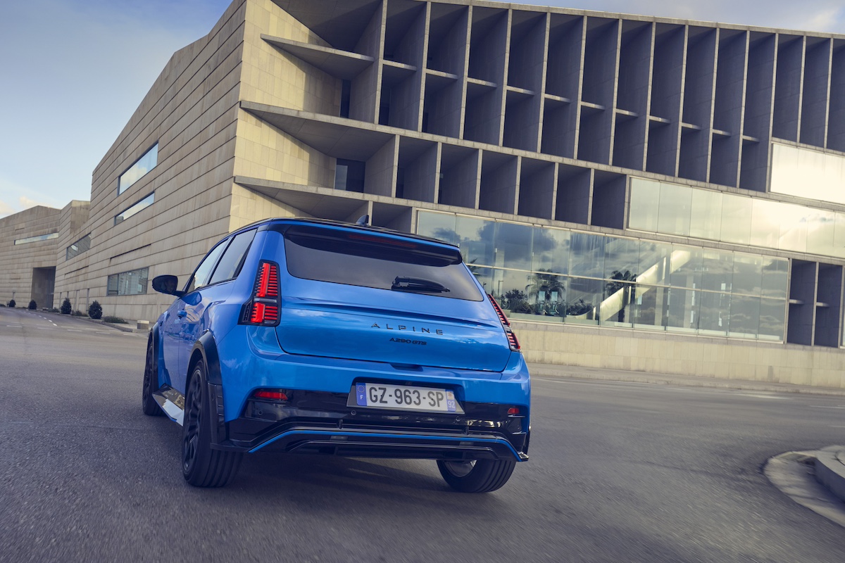 Alpine nuova A290: la hot hatch elettrica compatta che ridefinisce la sportività urbana