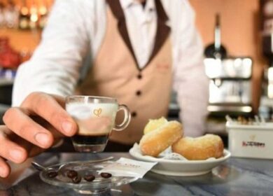 Caffeina: tutti la amano, ma pochi conoscono i rischi. Raddoppiati i casi di overdose, si può anche morire