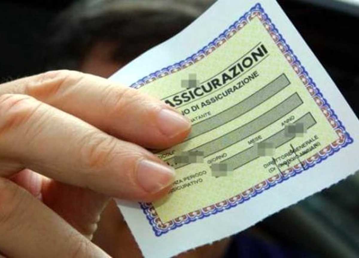 Assicurazioni auto: la stangata da 2 mld di euro in 2 anni. E Roma guida la classifica degli aumenti con +27% Assicurazioni auto: la stangata da 2 mld di euro in 2 anni. E Roma guida la classifica degli aumenti con +27%
