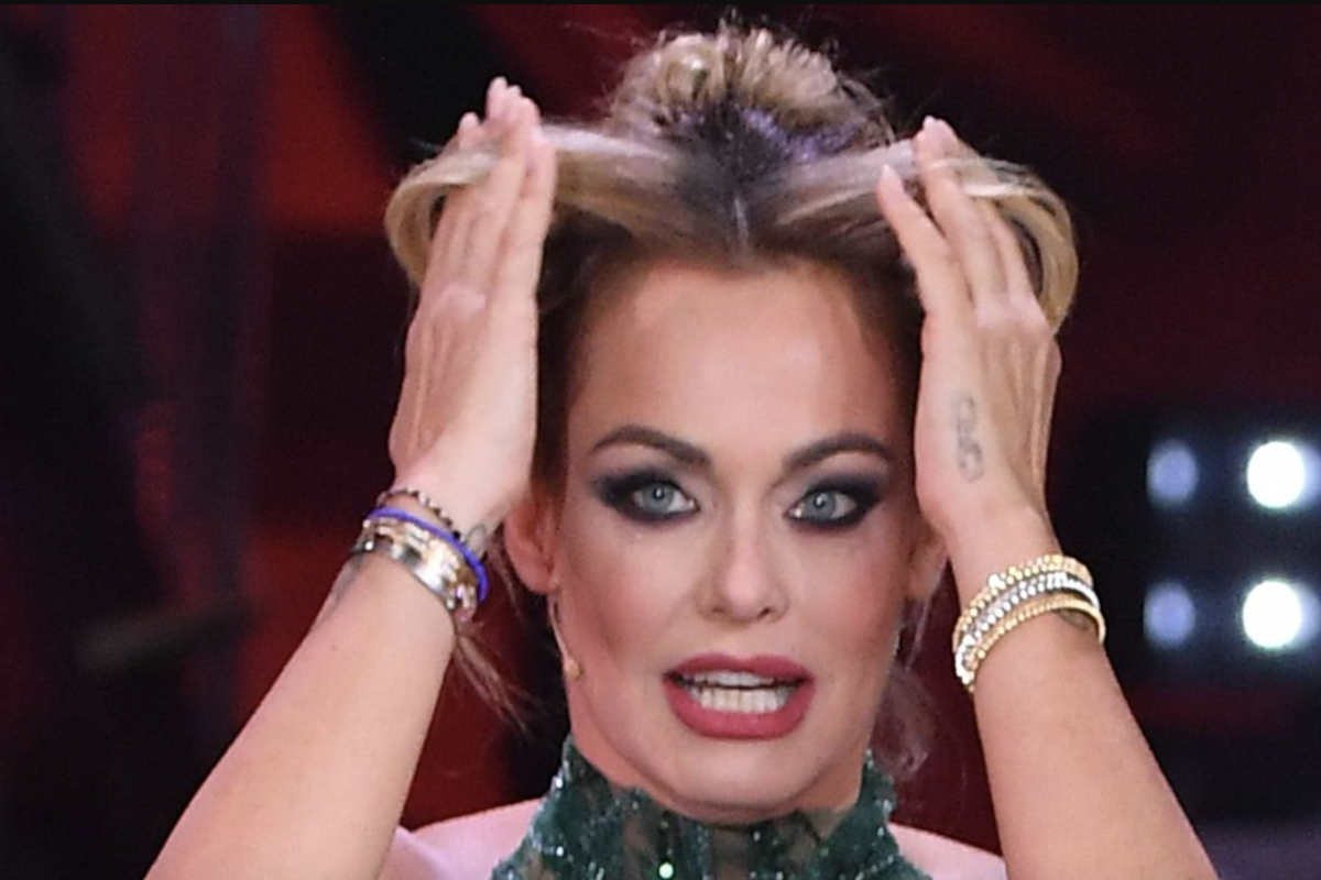 Selvaggia Lucarelli a Domenica In: “Sonia Bruganelli voleva il mio posto a Ballando con le stelle”. Mara Venier le risponde stizzita