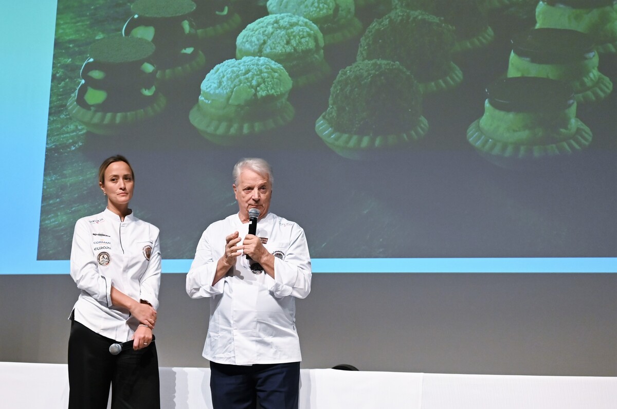 Coppa del Mondo del Panettone 2024 un simbolo che unisce il mondo Coppa del Mondo del Panettone 2024 un simbolo che unisce il mondo
