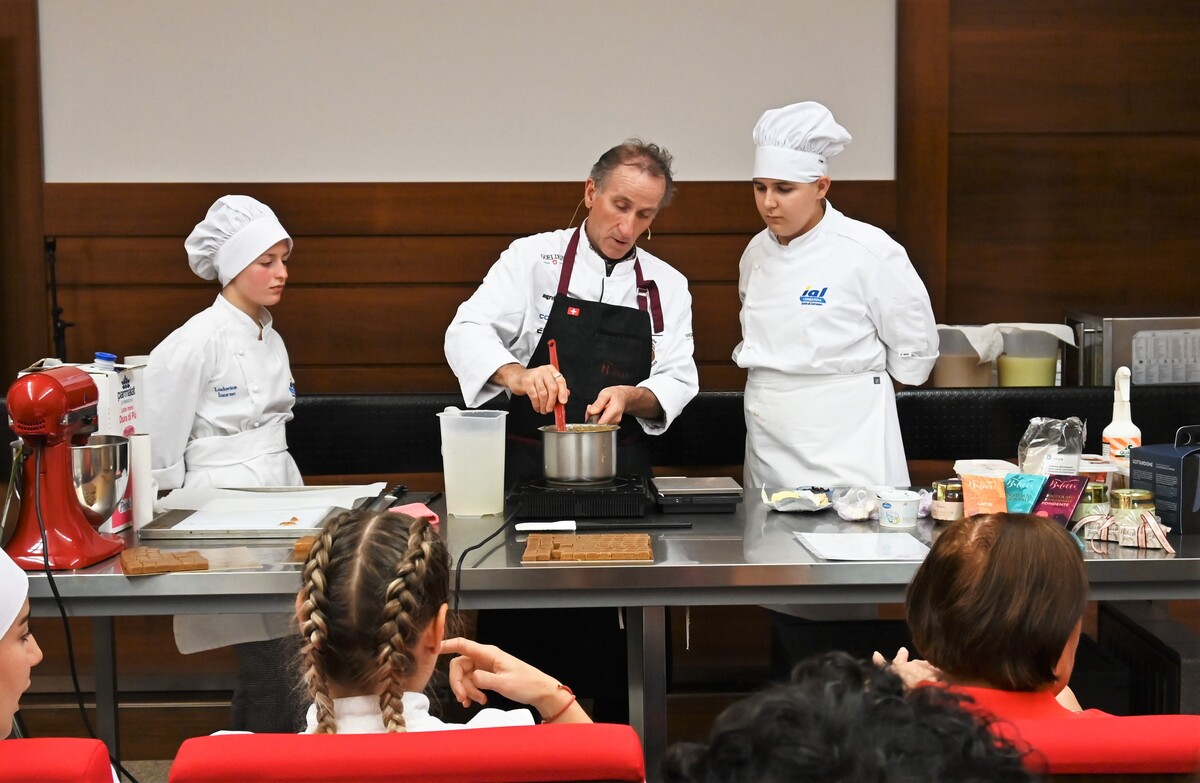 Coppa del Mondo del Panettone 2024 un simbolo che unisce il mondo Coppa del Mondo del Panettone 2024 un simbolo che unisce il mondo