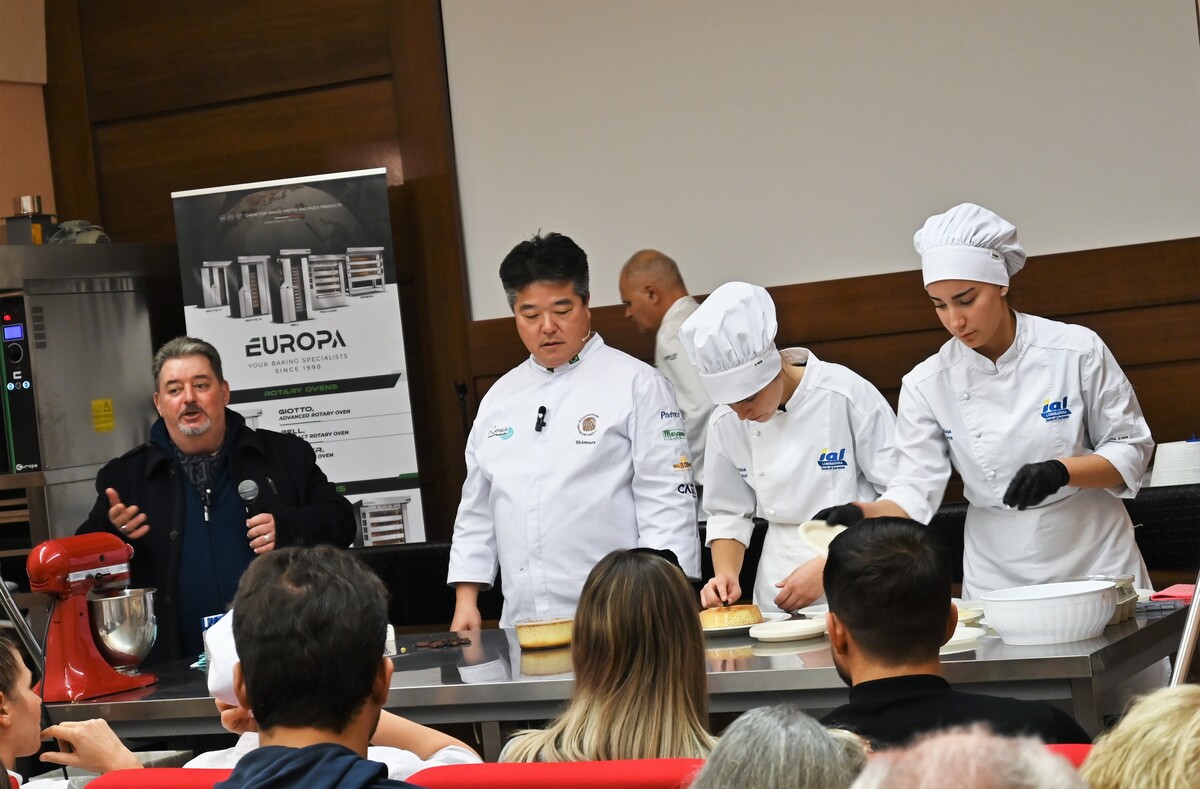 Coppa del Mondo del Panettone 2024 un simbolo che unisce il mondo Coppa del Mondo del Panettone 2024 un simbolo che unisce il mondo