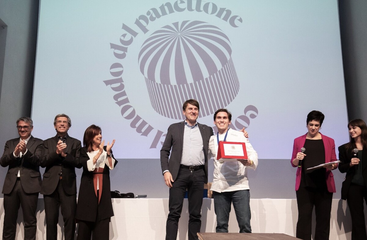 Coppa del Mondo del Panettone 2024 un simbolo che unisce il mondo Coppa del Mondo del Panettone 2024 un simbolo che unisce il mondo