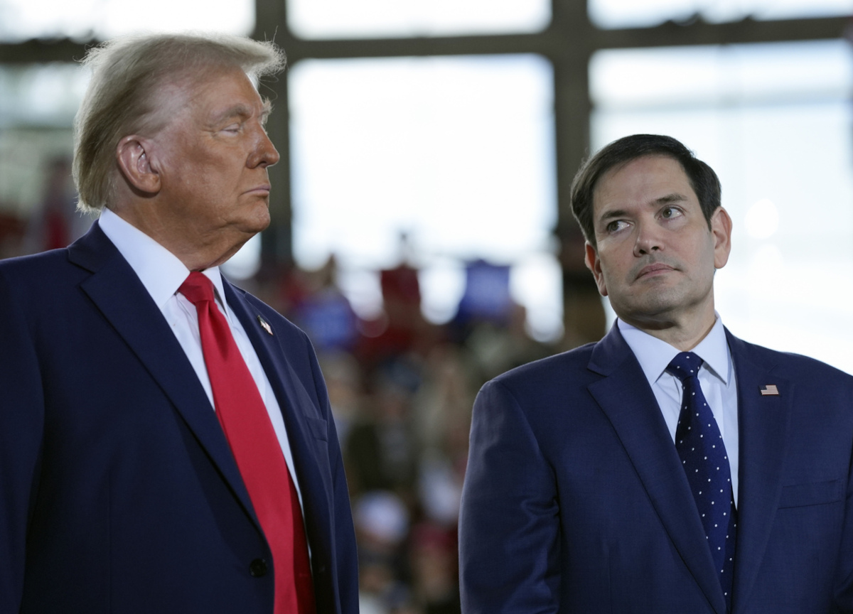 Chi è Marco Rubio, il segretario di Stato scelto da Trump. Il figlio di immigrati cubani finito nel mirino della Cina Chi è Marco Rubio, il segretario di Stato scelto da Trump. Il figlio di immigrati cubani finito nel mirino della Cina