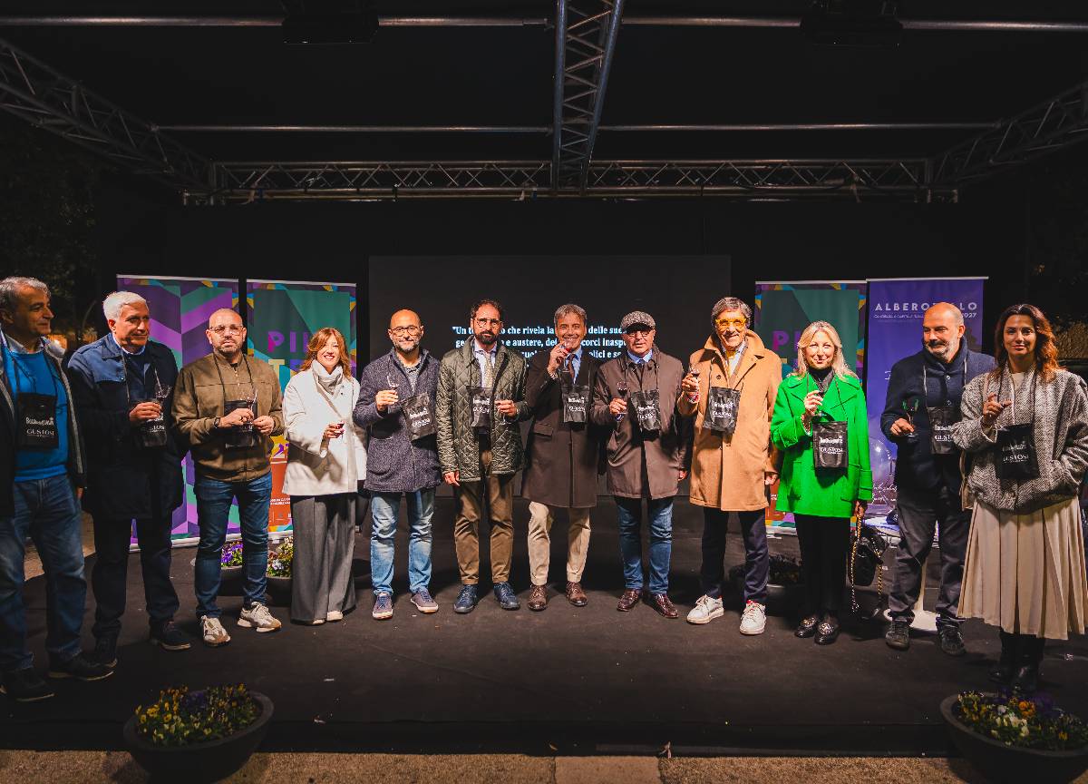 Comune di Noci, ‘Bacco nelle gnostre’ sostiene il progetto PIETRAMADRE nella candidatura a Capitale della Cultura 2027 Comune di Noci, ‘Bacco nelle gnostre’ sostiene il progetto PIETRAMADRE nella candidatura a Capitale della Cultura 2027