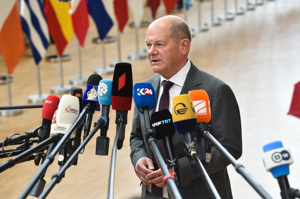 Germania, governo Scholz al capolinea. Trovato l’accordo per le elezioni: si terranno il 23 febbraio Germania, governo Scholz al capolinea. Trovato l’accordo per le elezioni: si terranno il 23 febbraio