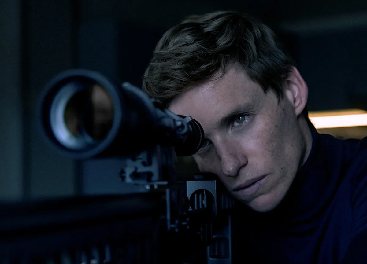 The Day of the Jackal: Eddie Redmayne brilla nel nuovo thriller di spionaggio su Sky e NOW – Recensione The Day of the Jackal: Eddie Redmayne brilla nel nuovo thriller di spionaggio su Sky e NOW – Recensione