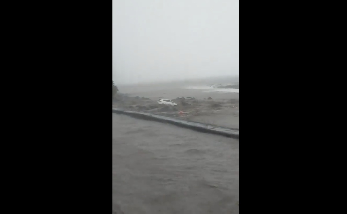 Maltempo senza tregua, colpita la Sicilia: strade come fiumi nel catanese, auto trascinate via dall’acqua Maltempo senza tregua, colpita la Sicilia: strade come fiumi nel catanese, auto trascinate via dall’acqua