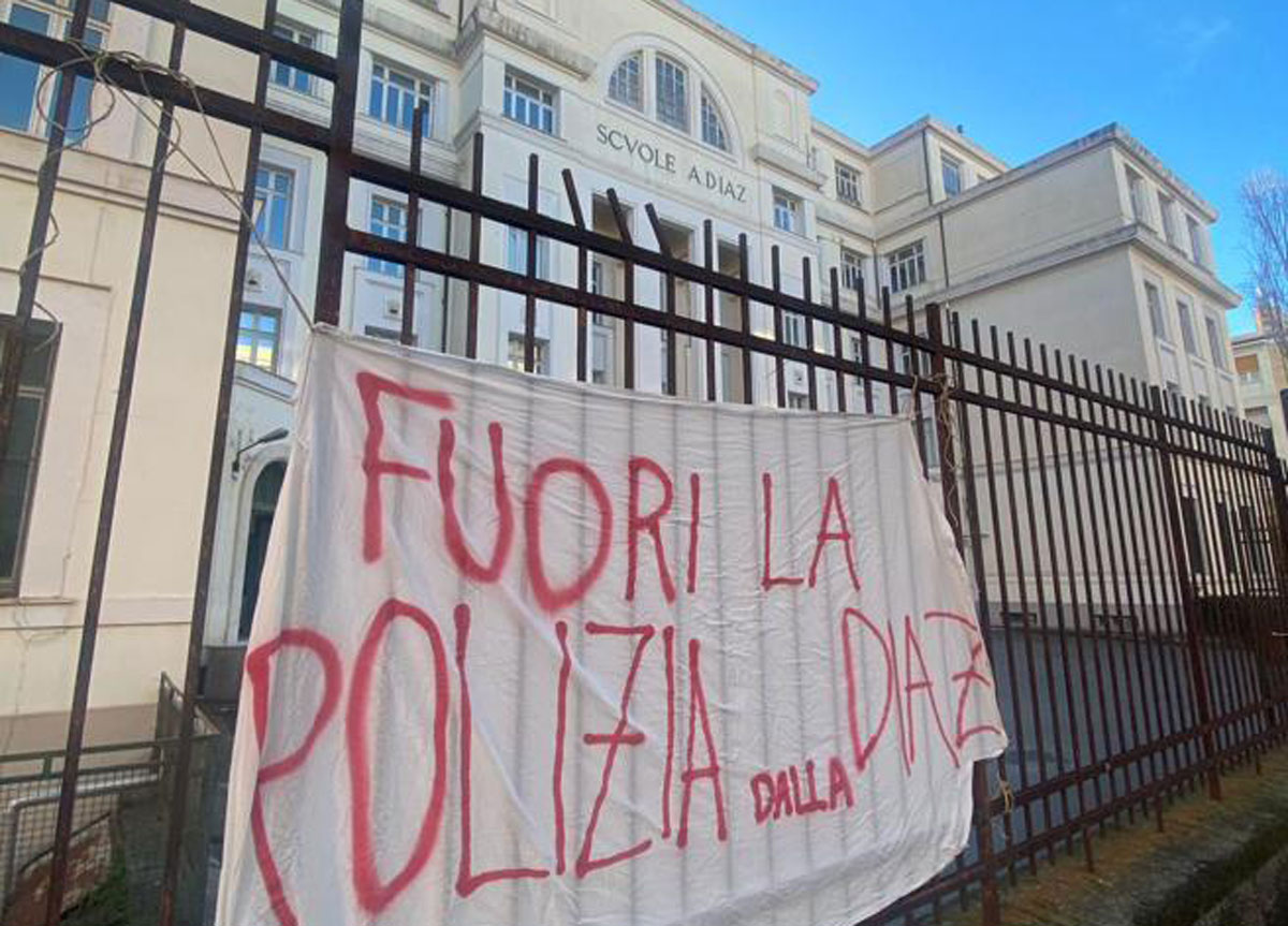 Genova, devastata l’ex scuola Diaz del G8. Il preside: “Danni per 27mila euro, ora gli occupanti pagheranno” Genova, devastata l’ex scuola Diaz del G8. Il preside: “Danni per 27mila euro, ora gli occupanti pagheranno”
