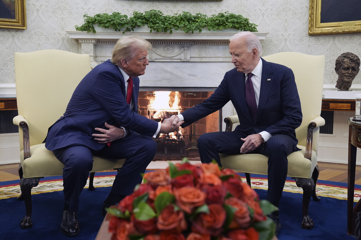Usa, via all’incontro Trump-Biden alla Casa Bianca: “La transizione sarà la più liscia possibile” Usa, via all’incontro Trump-Biden alla Casa Bianca: “La transizione sarà la più liscia possibile”