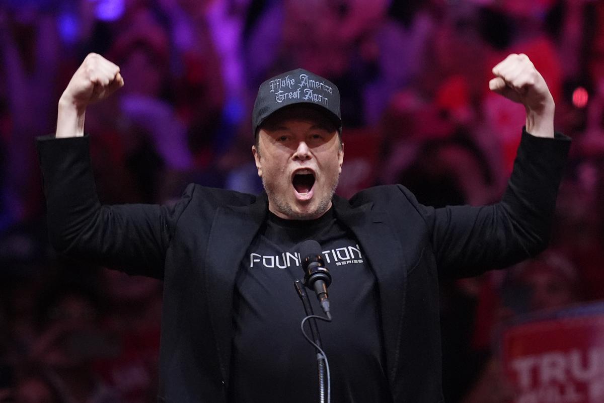 Usa, licenziamenti senza pietà e guerra ai sindacati. Musk si prepara a portare il suo modus operandi anche al governo. E parte la fuga di massa da X Usa, licenziamenti senza pietà e guerra ai sindacati. Musk si prepara a portare il suo modus operandi anche al governo. E parte la fuga di massa da X