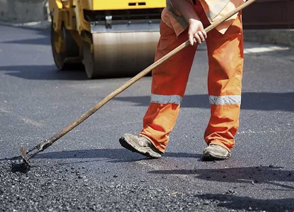 Roma, strade e Giubileo, la Finanza “bussa” a Gualtieri: si indaga per frode in pubbliche forniture per gli appalti sulle buche stradali Roma, strade e Giubileo, la Finanza “bussa” a Gualtieri: si indaga per frode in pubbliche forniture per gli appalti sulle buche stradali