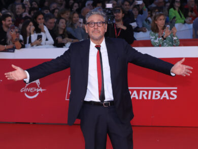 Sergio Castellitto lascia in polemica con Giuli la guida del centro di cinematografia: “Torno a curare il mio giardino”