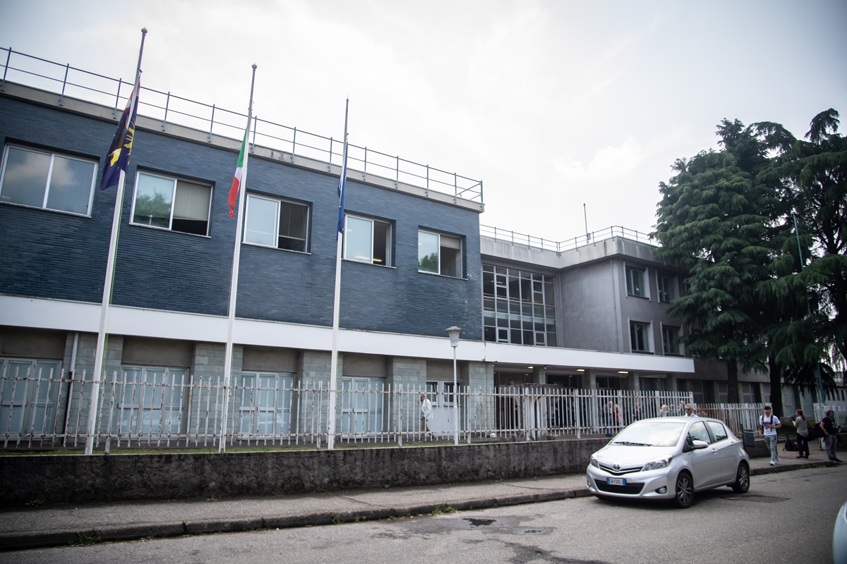 Il professore a cui lo studente 16enne ha rotto il naso medita di lasciare l’insegnamento Il professore a cui lo studente 16enne ha rotto il naso medita di lasciare l’insegnamento