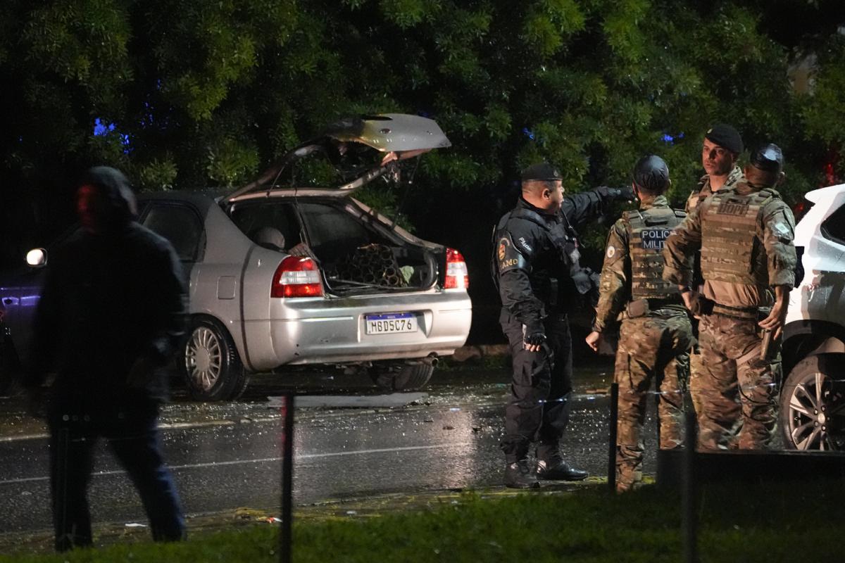 Attacco bomba a Brasilia a pochi giorni dal vertice del G20. Morto l’attentatore: era stato candidato di Bolsonaro Attacco bomba a Brasilia a pochi giorni dal vertice del G20. Morto l’attentatore: era stato candidato di Bolsonaro