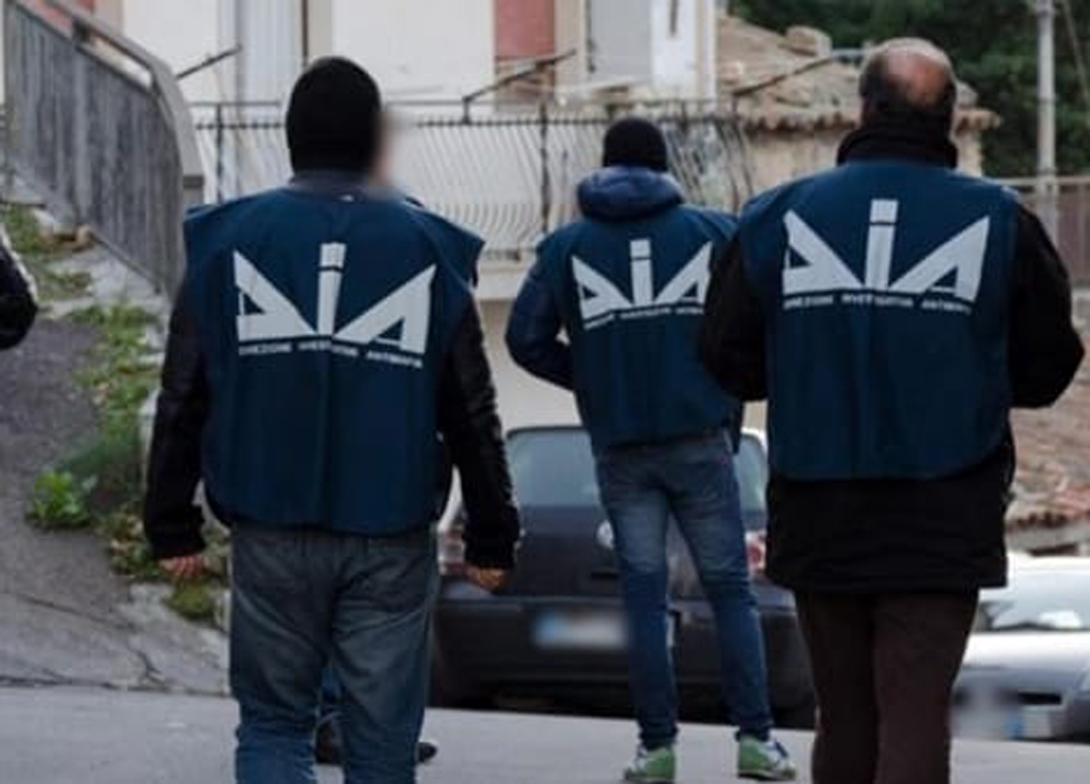 Maxi-evasione dell’Iva tra Milano e Palermo, frode all’Ue da 520 milioni: 47 arresti Maxi-evasione dell’Iva tra Milano e Palermo, frode all’Ue da 520 milioni: 47 arresti