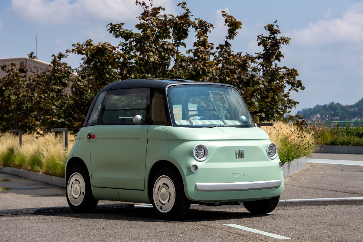 Fiat Topolino: Eletta “Best New Design 2024” agli Autonis Awards per il design sostenibile e urbano Fiat Topolino: Eletta “Best New Design 2024” agli Autonis Awards per il design sostenibile e urbano