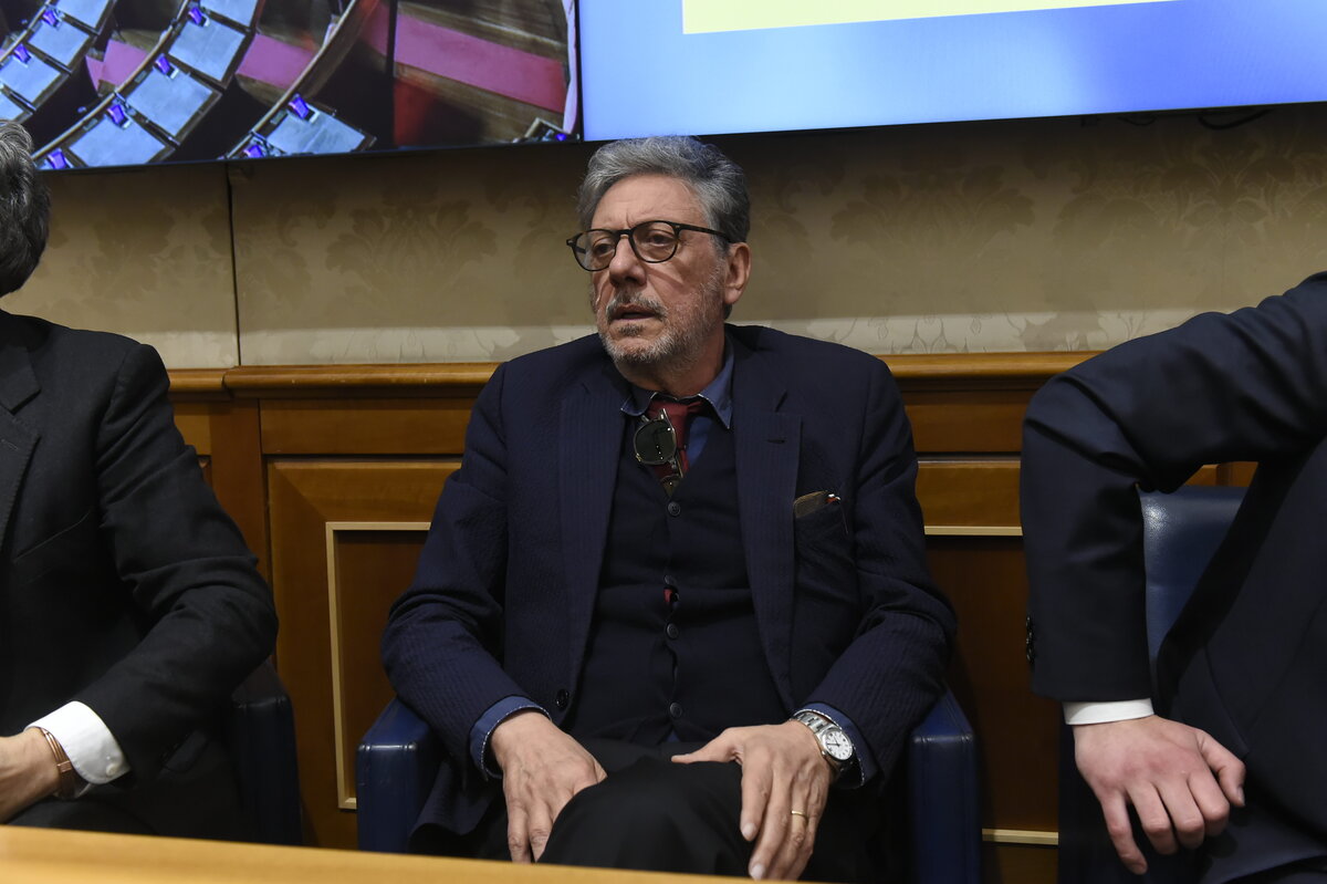 Sergio Castellitto lascia in polemica con Giuli la guida del centro di cinematografia: “Torno a curare il mio giardino” Sergio Castellitto lascia in polemica con Giuli la guida del centro di cinematografia: “Torno a curare il mio giardino”