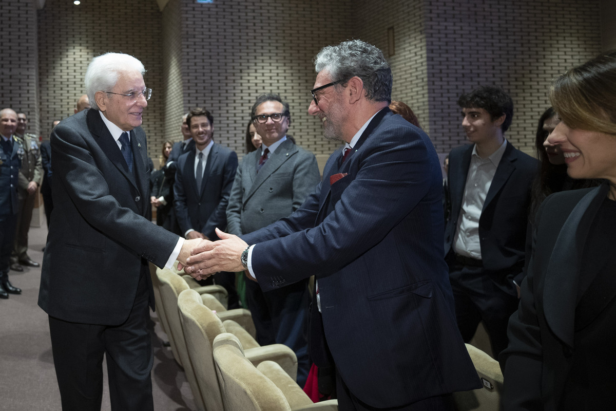 Sergio Castellitto lascia in polemica con Giuli la guida del centro di cinematografia: “Torno a curare il mio giardino” Sergio Castellitto lascia in polemica con Giuli la guida del centro di cinematografia: “Torno a curare il mio giardino”