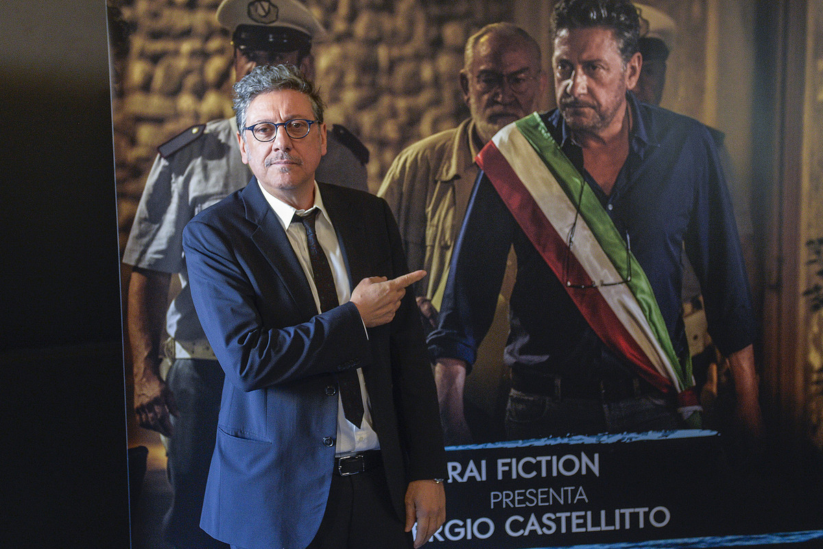 Sergio Castellitto lascia in polemica con Giuli la guida del centro di cinematografia: “Torno a curare il mio giardino” Sergio Castellitto lascia in polemica con Giuli la guida del centro di cinematografia: “Torno a curare il mio giardino”