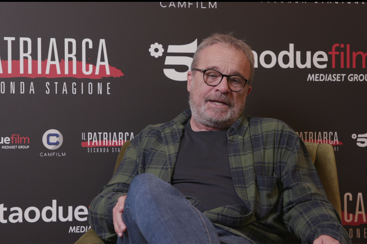 Galleria foto 'Claudio Amendola: “Il patriarca 2? Nemo torna in guerra. Giulio Cesaroni e Claudio Amendola simili… si vogliono tanto bene” – L’intervista' - foto 1