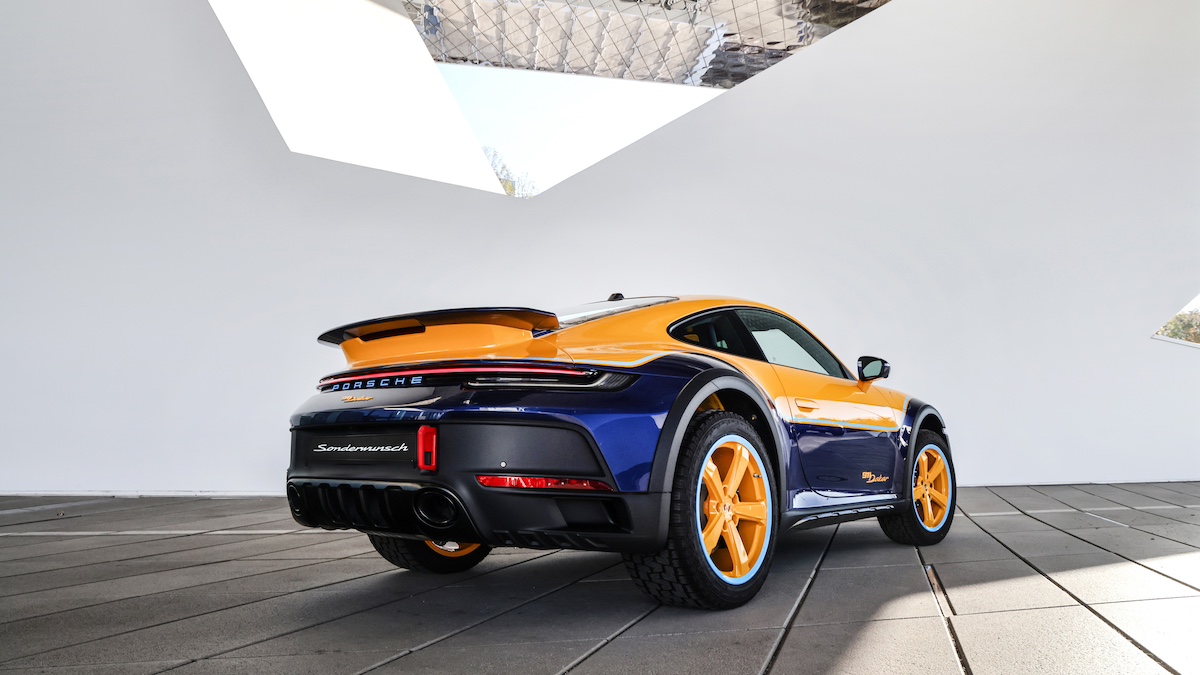 Porsche 911 Dakar Sonderwunsch: un esemplare unico consegnato a un collezionista italiano Porsche 911 Dakar Sonderwunsch: un esemplare unico consegnato a un collezionista italiano
