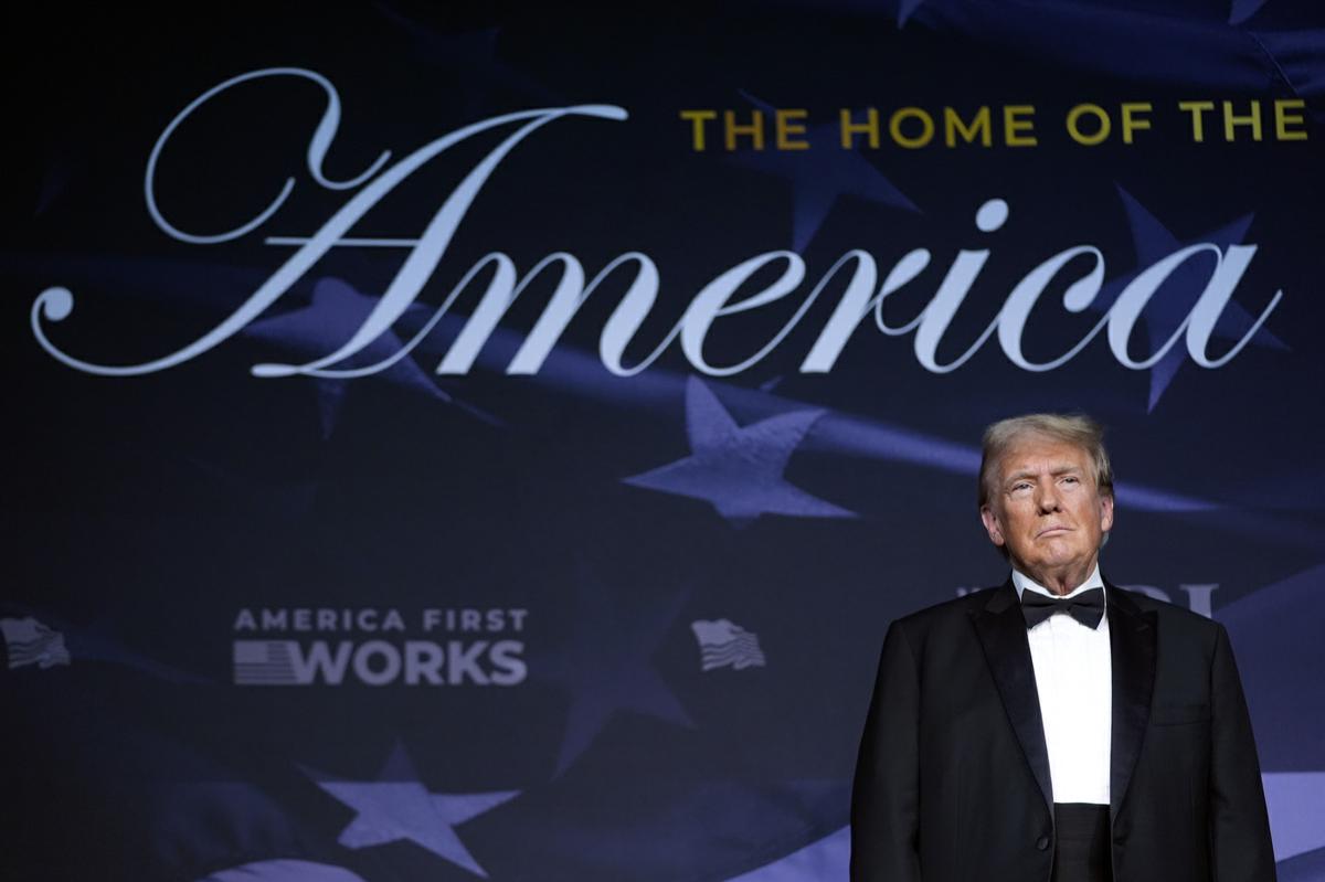 Elezioni Usa e lo choc Trump per la Sx: così il “male assoluto” si prepara a rivoluzionare l’America Elezioni Usa e lo choc Trump per la Sx: così il “male assoluto” si prepara a rivoluzionare l’America