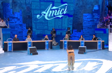 Ascolti tv, Amici vola sopra i 3 milioni di spettatori. Chi vince la sfida tra Verissimo e Domenica In? I trend Auditel