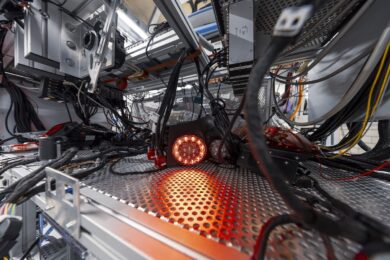 Mercedes-Benz: efficienza elettrica e ibrida per il futuro della mobilità