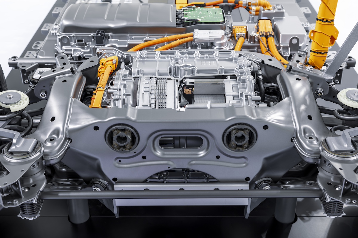 Mercedes-Benz: efficienza elettrica e ibrida per il futuro della mobilità
