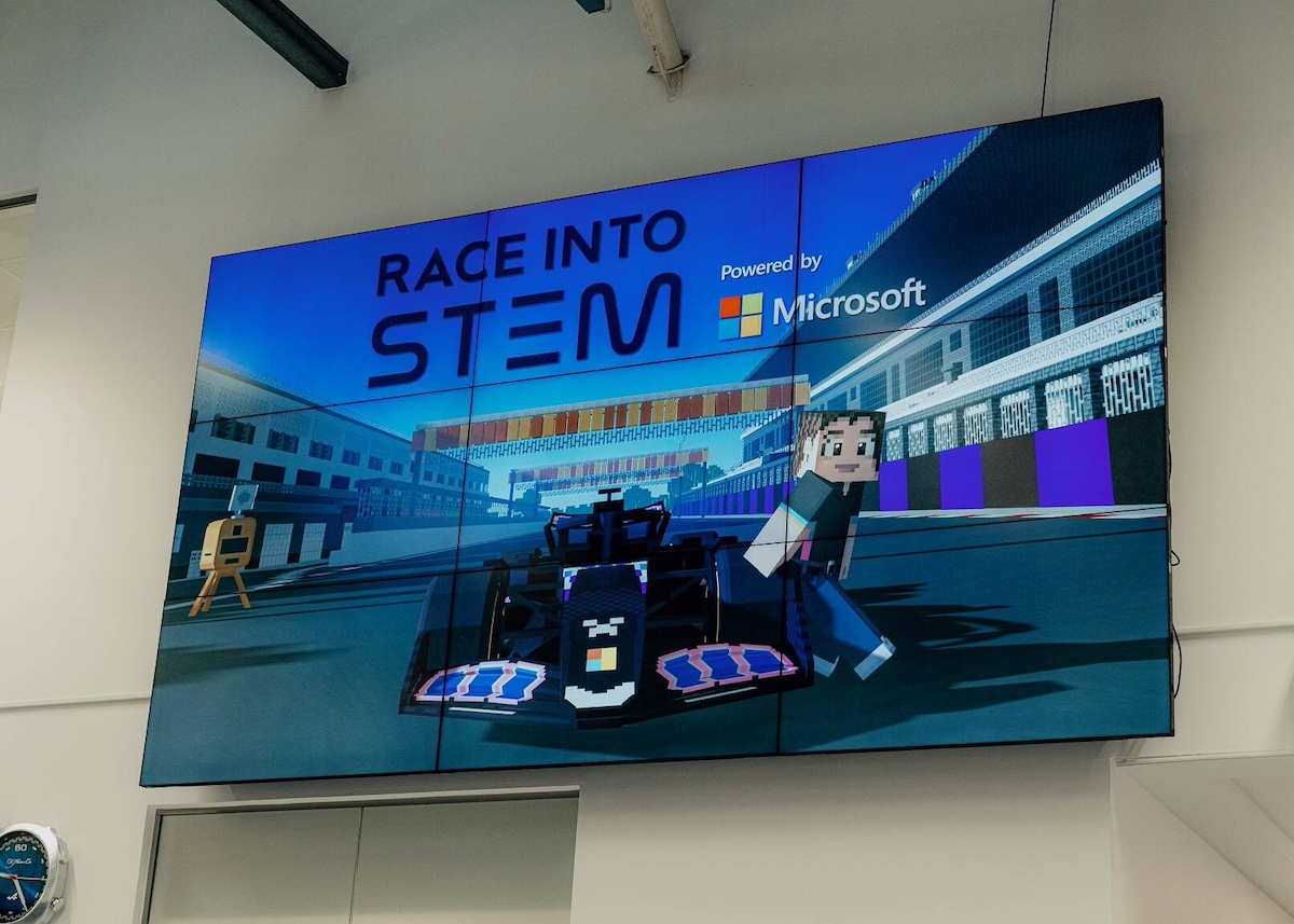 BWT Alpine F1 Team e Microsoft portano la Formula 1 su Minecraft Education per ispirare i giovani verso le carriere STEM BWT Alpine F1 Team e Microsoft portano la Formula 1 su Minecraft Education per ispirare i giovani verso le carriere STEM