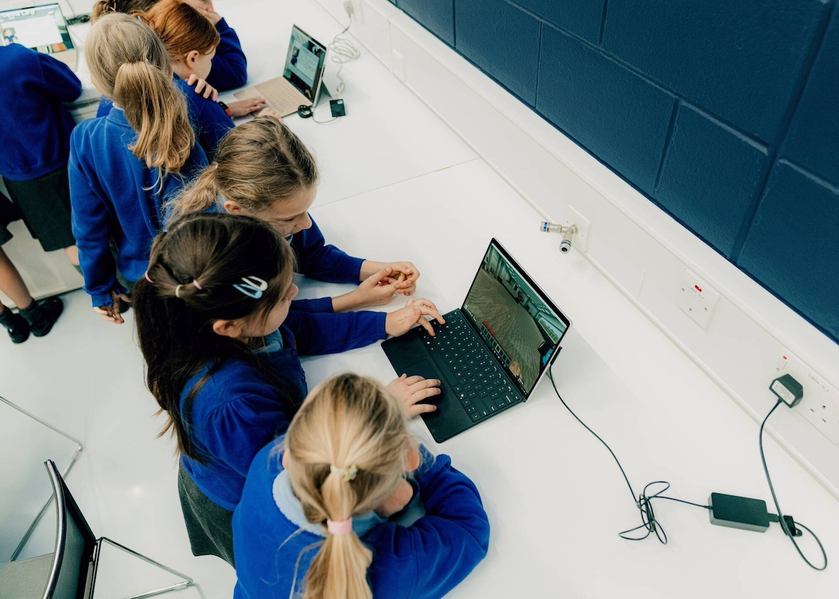 BWT Alpine F1 Team e Microsoft portano la Formula 1 su Minecraft Education per ispirare i giovani verso le carriere STEM BWT Alpine F1 Team e Microsoft portano la Formula 1 su Minecraft Education per ispirare i giovani verso le carriere STEM