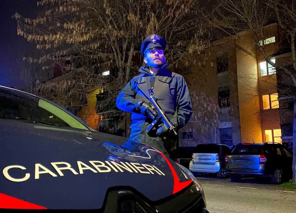 Maxi-blitz antidroga a Genova: traffico di stupefacenti, rapina e armi. Arresti dalla Liguria alla Spagna Maxi-blitz antidroga a Genova: traffico di stupefacenti, rapina e armi. Arresti dalla Liguria alla Spagna