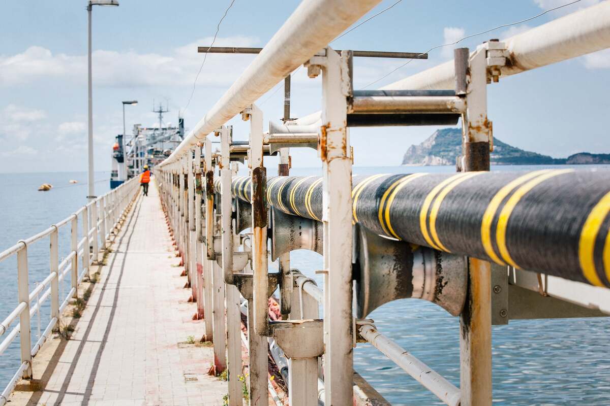 Sabotati i cavi sottomarini del Baltico, scambio di accuse tra Berlino e Mosca. Cresce l’allarme per la “cyber-guerra” di Putin Sabotati i cavi sottomarini del Baltico, scambio di accuse tra Berlino e Mosca. Cresce l’allarme per la “cyber-guerra” di Putin