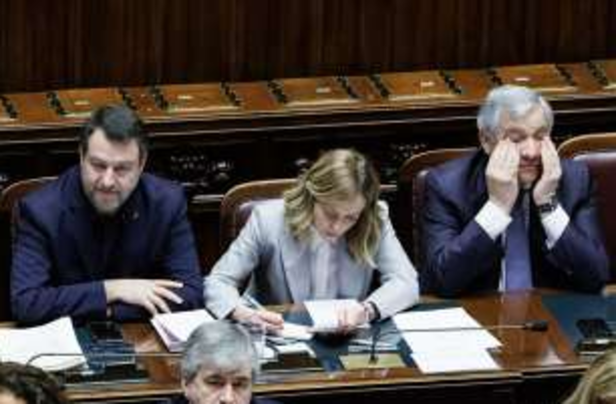 Manovra, effetto Regionali. Prevale la linea di Forza Italia: estensione del taglio dell’Irpef e niente per le partite Iva Manovra, effetto Regionali. Prevale la linea di Forza Italia: estensione del taglio dell’Irpef e niente per le partite Iva