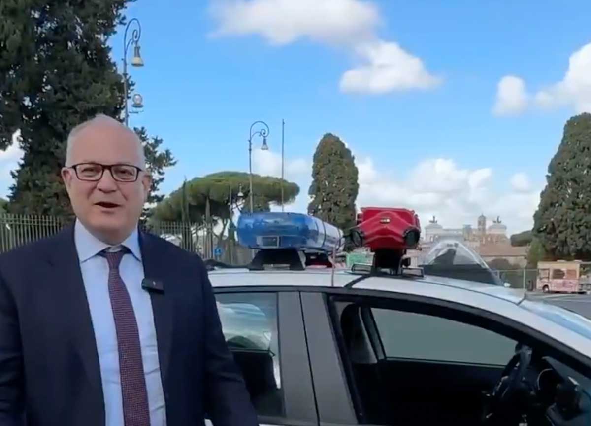 Roma, tolleranza zero sulla doppia fila: arriva Cerbero, addio Street Control. Ecco 20 telecamere intelligente che non fanno sconti Roma, tolleranza zero sulla doppia fila: arriva Cerbero, addio Street Control. Ecco 20 telecamere intelligente che non fanno sconti